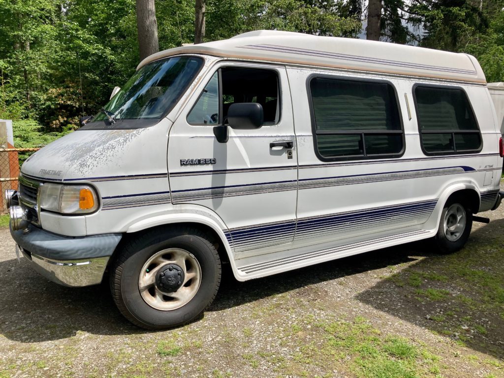 dodge ram van 1994. white. 