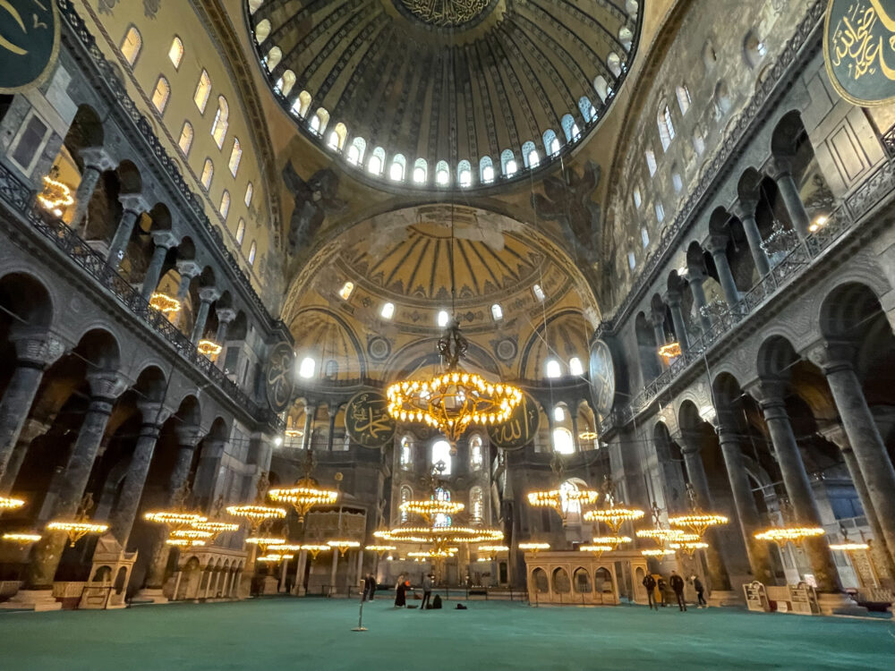 Haggia Sophia Mosque budget travel in Istanbul. 