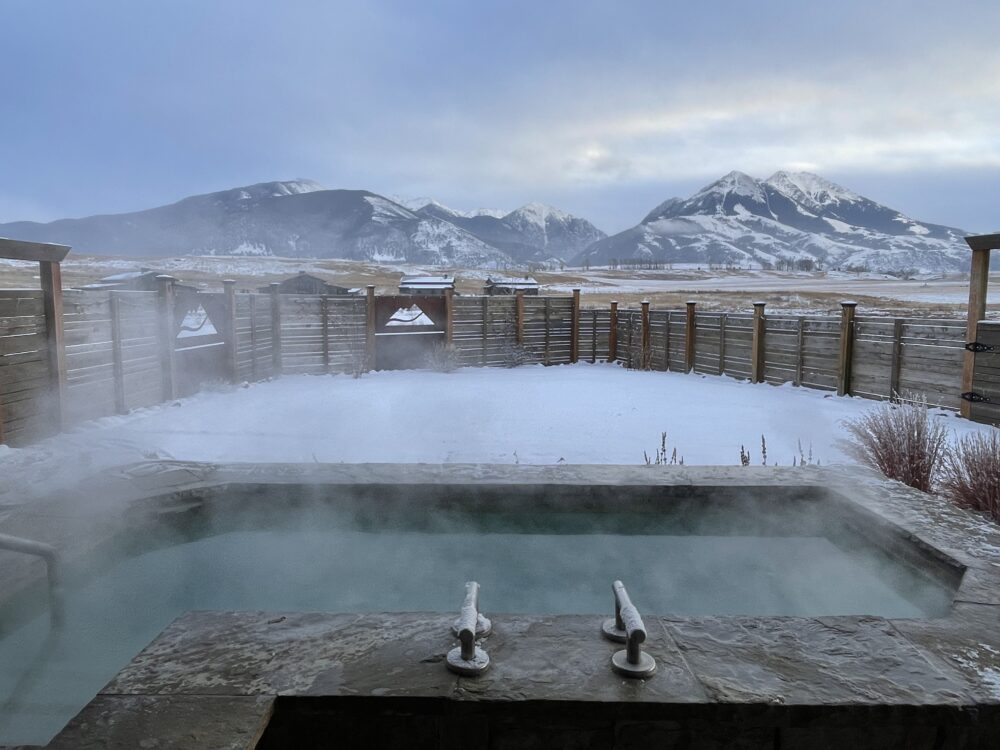 hot tub at the sage lodge with a view of Emigrant peak 