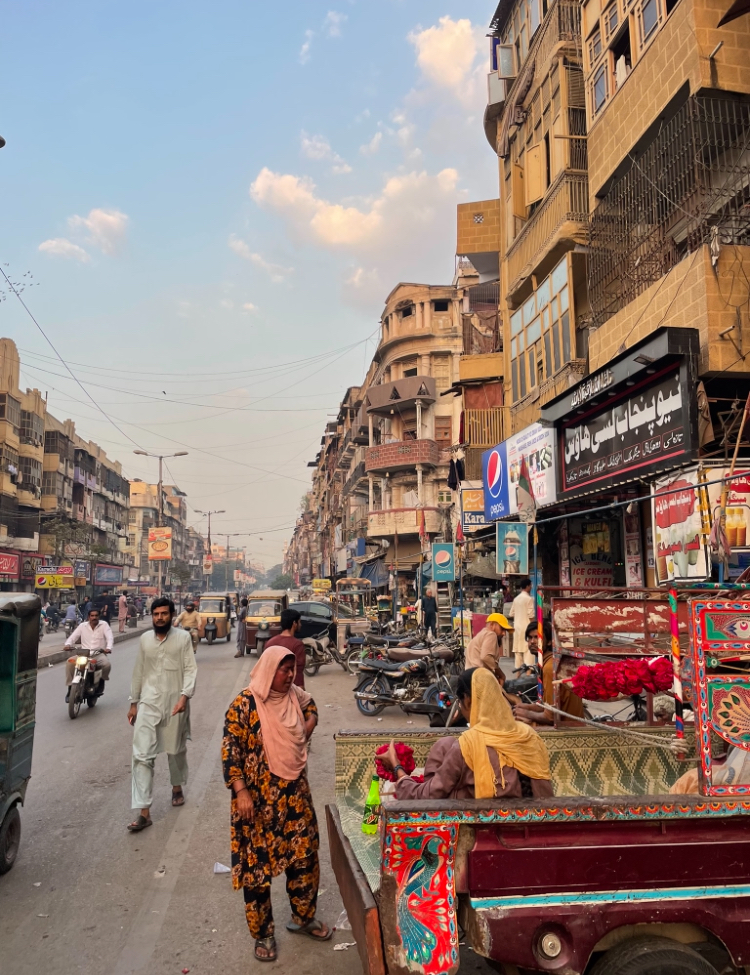 street market in Karachi Pakistan, Pakistan Foodie Guide